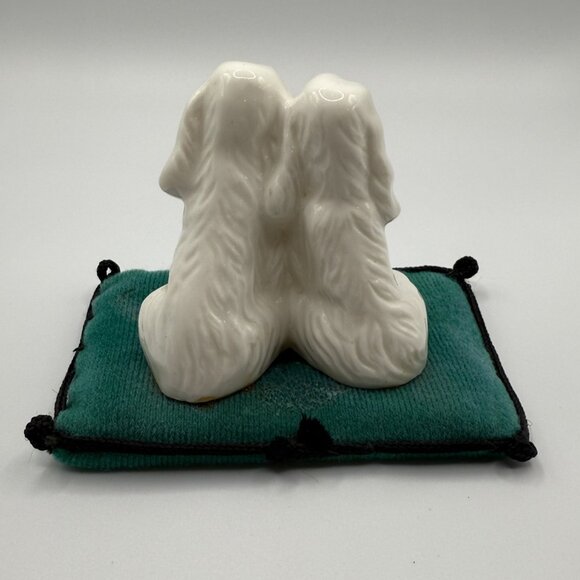 RARE Vintage McCrory 'From Around the World 'Porcelain Dogs on Pillow - Picture 5 of 7